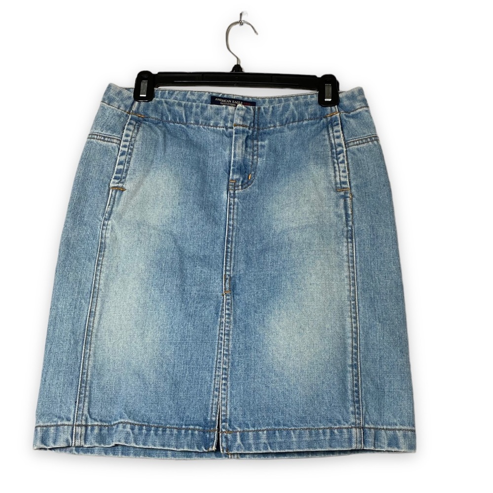 American Eagle | Vintage Light Wash Jean Skirt | 2